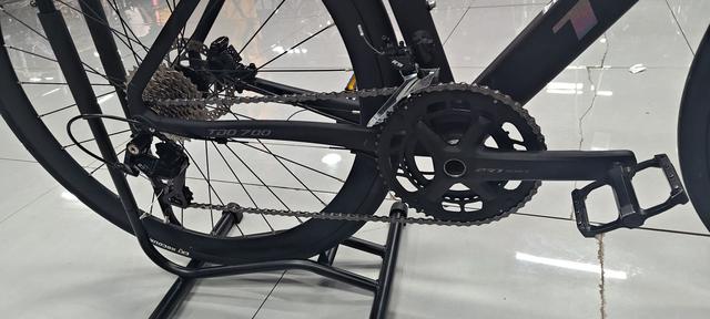 千里达/TRINX 千里达  龙卷风 700 车型图 · 套件 · 镭射黑