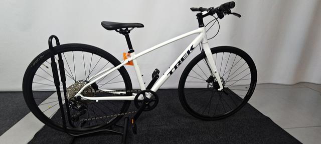 崔克/TREK TREK FX2 23款 车型图 · 整车