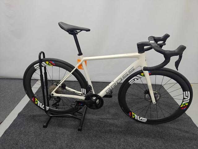 BROSS BROSS Zenith V-ONE 车型图 · 整车