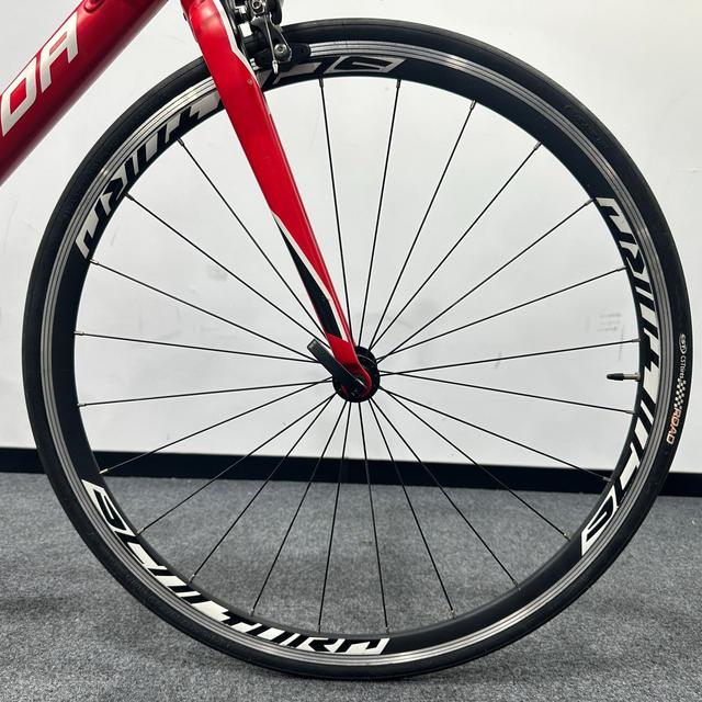 美利达/MERIDA 美利达 斯特拉 93  车型图 · 轮组 · 黑红色